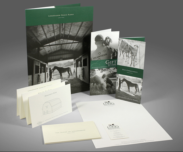 Campaign campaign materials include a folder, brochure, small brochures, building sketches and stationery